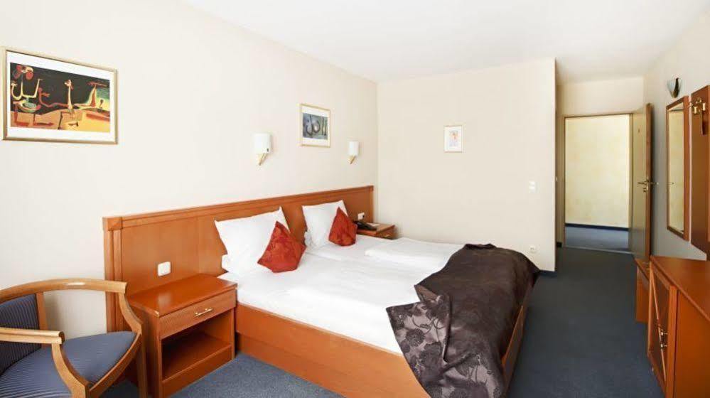 Hotel Blutenburg München Ngoại thất bức ảnh